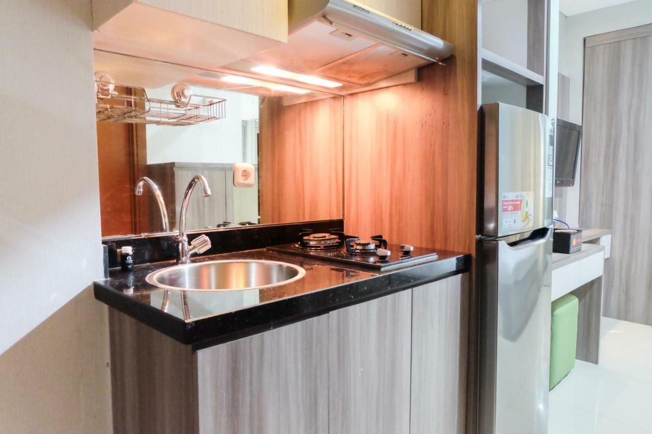 Comfy Studio Apartment Woodland Park Residence By Travelio Джакарта Екстер'єр фото